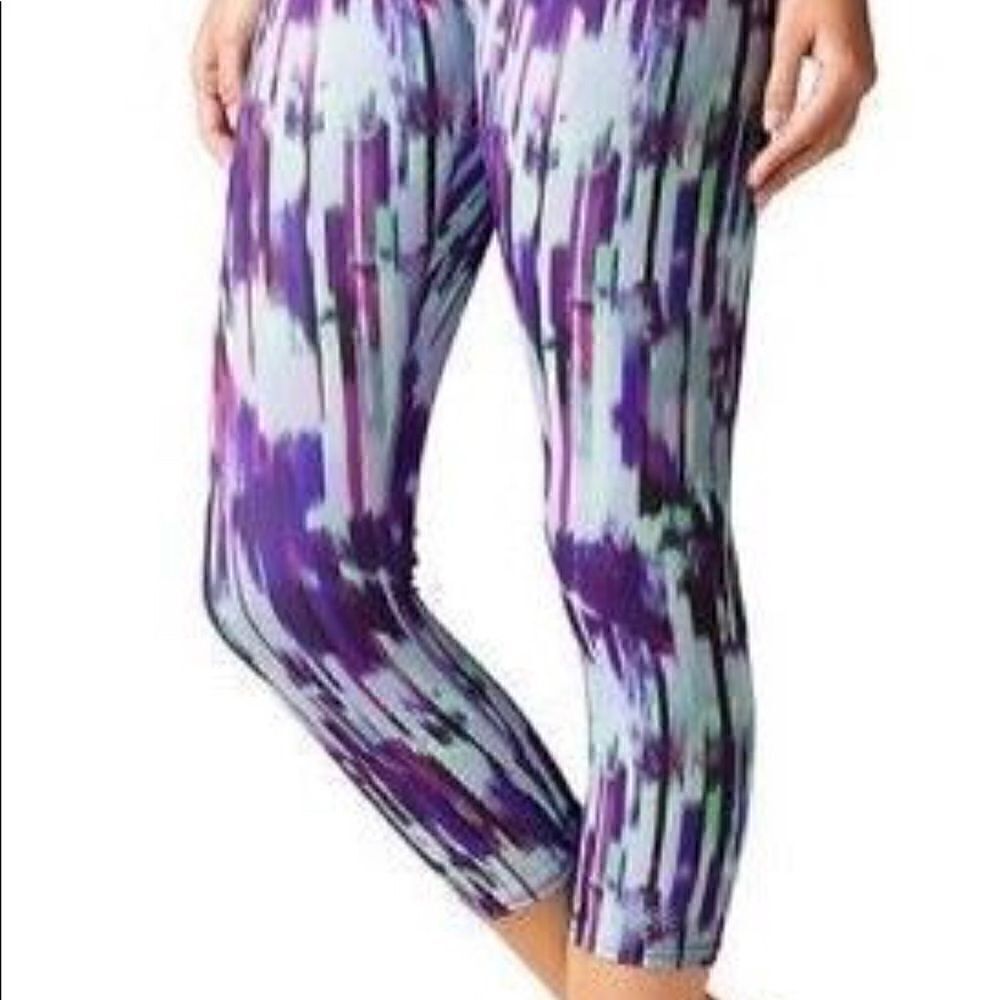 Athleta Hail Storm Sonar Capri